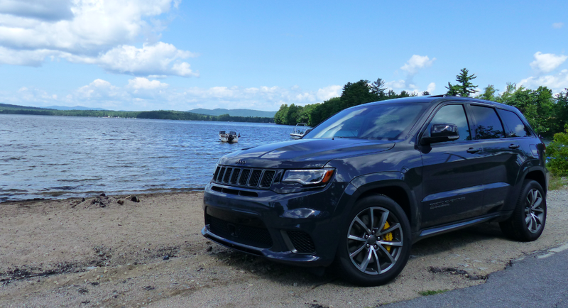Illustration for article titled The 707 Horsepower 2018 Jeep Trackhawk Is America’s Most Practical Supercar